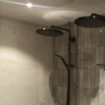 Kuva Teholämmön kohteesta sisältä, suihku, Linjasaneeraus, Pääurakointi, Alkutie 16-18, Helsinki